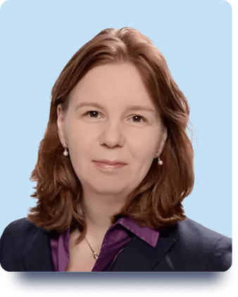 Katharina Lieben-Obholzer begeleitet als Rechtsanwältin Zahnarztpraxen dabei, wirtschaftliche Herausforderungen zu meistern.